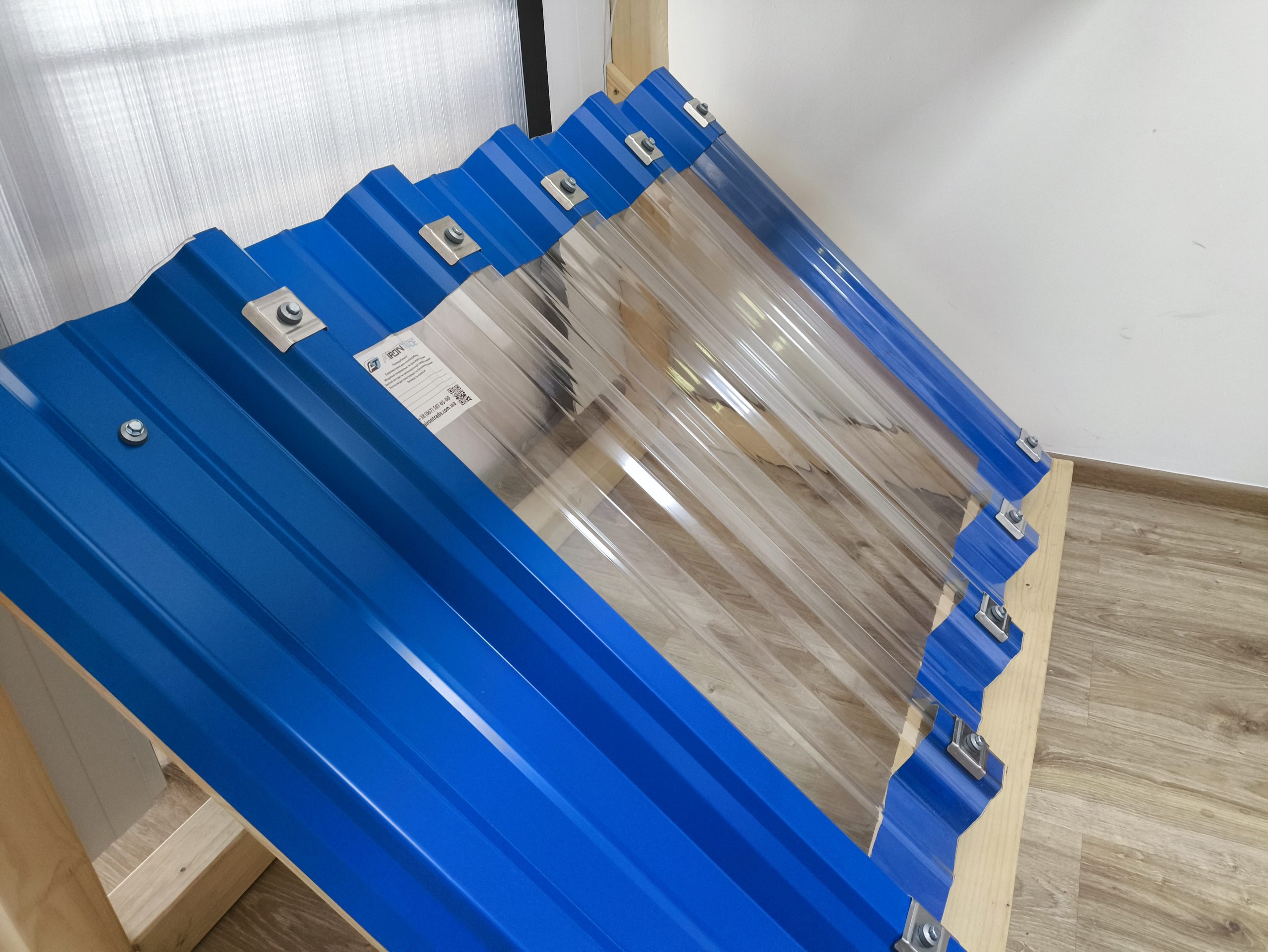 Поликарбонат монолитный, 3 мм, 2050x3050 мм, прозрачный